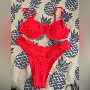 NWOT Pink crinkle bikini size M